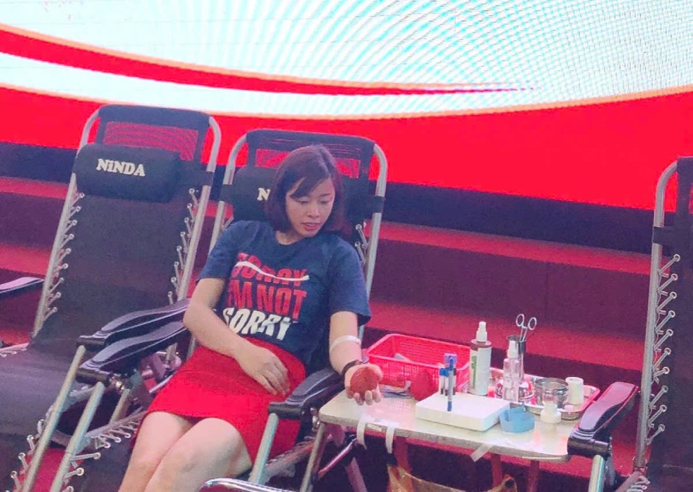 Ms. Bui Le Duong Thuy once donated blood. Photo: NVCC