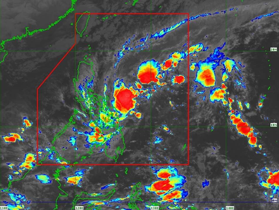 Ap thap nhiet doi Wilma du kien gay mua lon, gio giat manh va song bien cuc doan. Anh: PAGASA