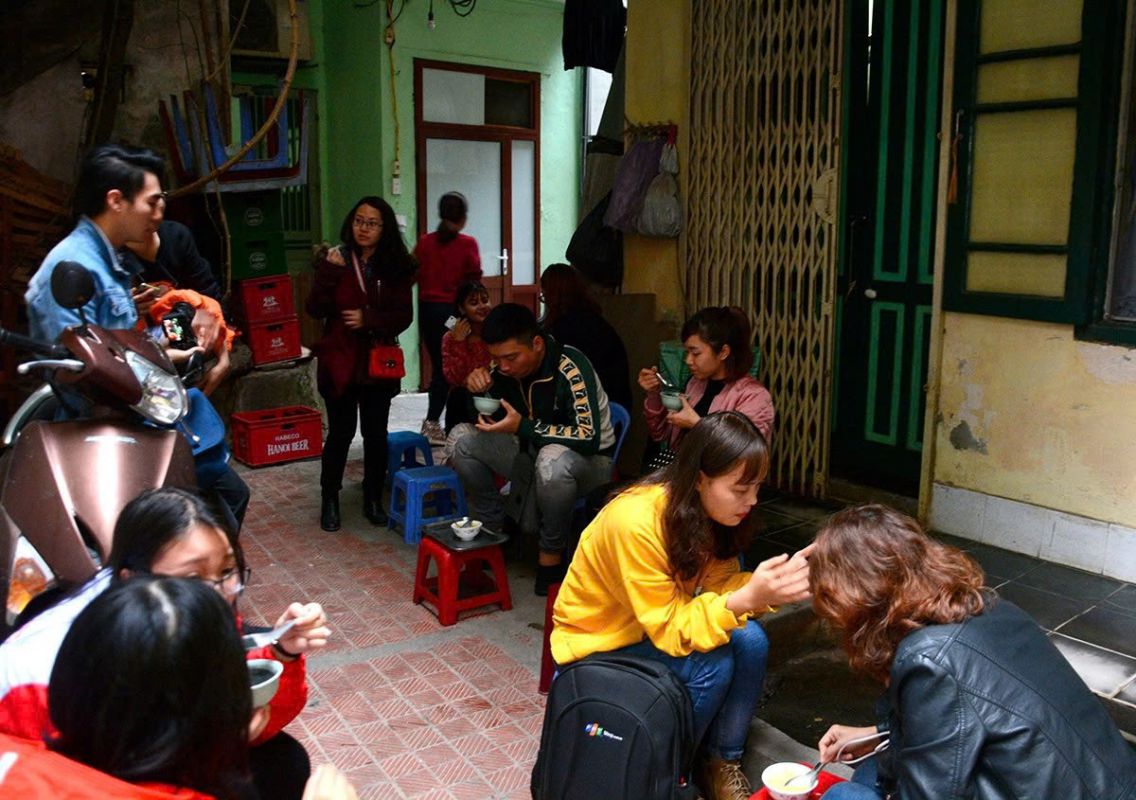 Mon banh troi tau va quan banh troi tau noi tieng o pho Hang Giay cua gia dinh co NSUT Pham Bang. Anh: Ky Lam