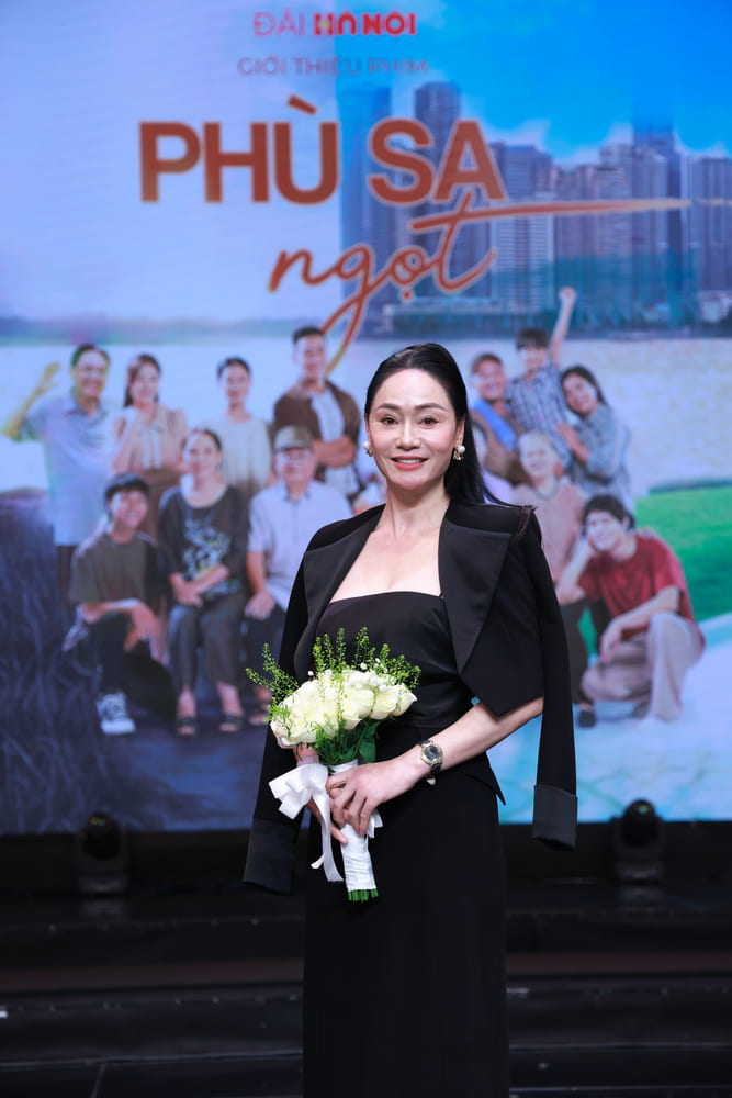 NSUT Quach Thu Phuong danh dau su tro lai khi tham gia bo phim “Phu sa ngot“. Anh: Nhan vat cung cap