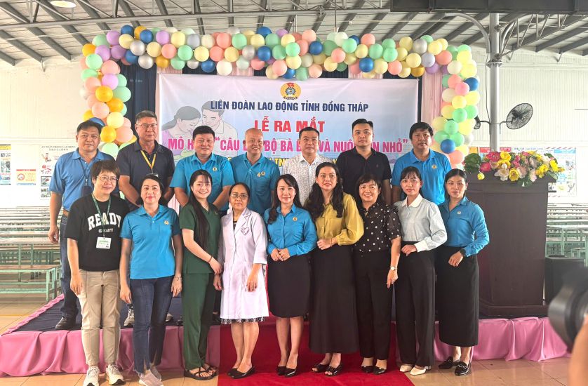 Ceremonia de lanzamiento del modelo 'Club de mujeres embarazadas y madres solteras' en Freeview Industrial Vietnam Co. Ltd. Foto: Proporcionada por el Sindicato de Zonas Industriales y de Tecnologia de Dong Thap