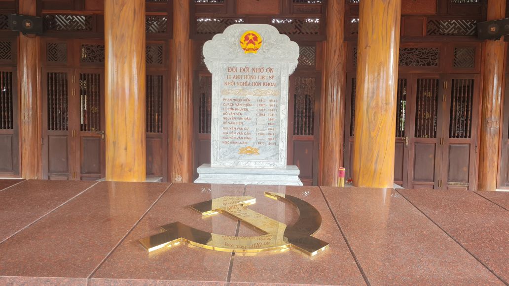 Bia tuong niem nhung anh hung khoi nghia Hon Khoai, Ca Mau. Anh: Nhat Ho