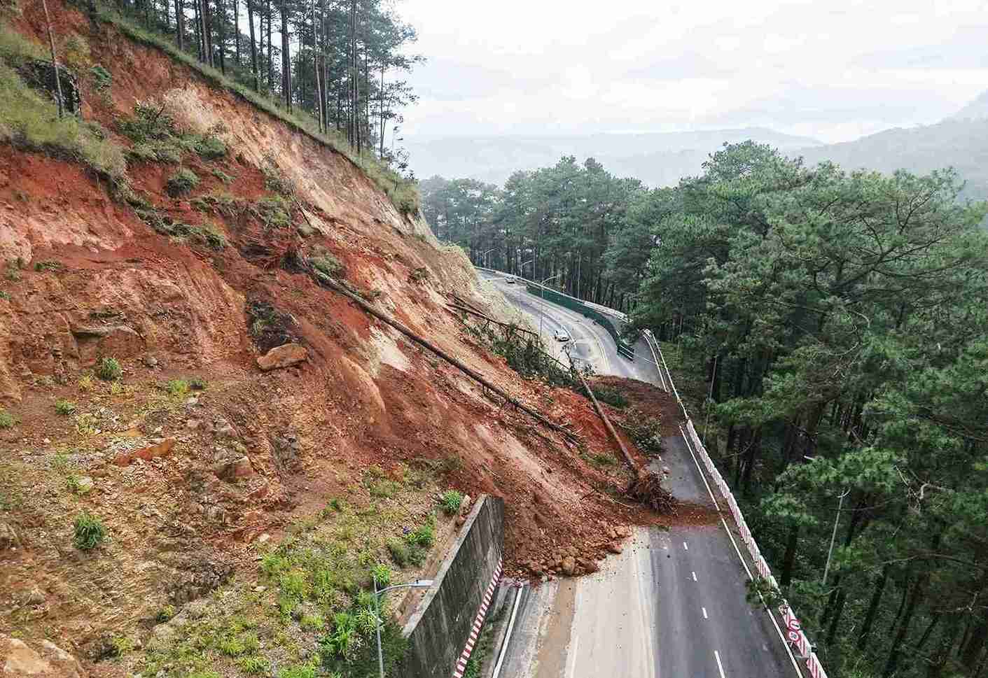 Sat truot nghiem trong tren deo Prenn. Anh: Hoai Thanh