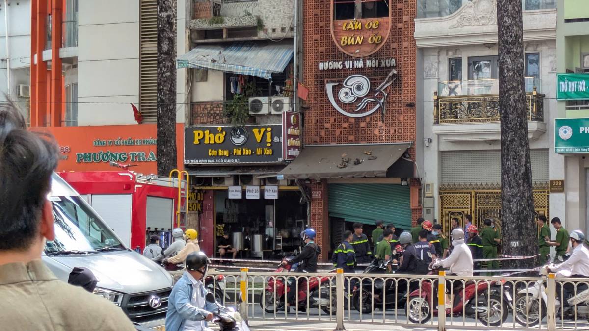 Hien truong vu chay tren duong Tran Hung Dao. Anh: Anh Tu