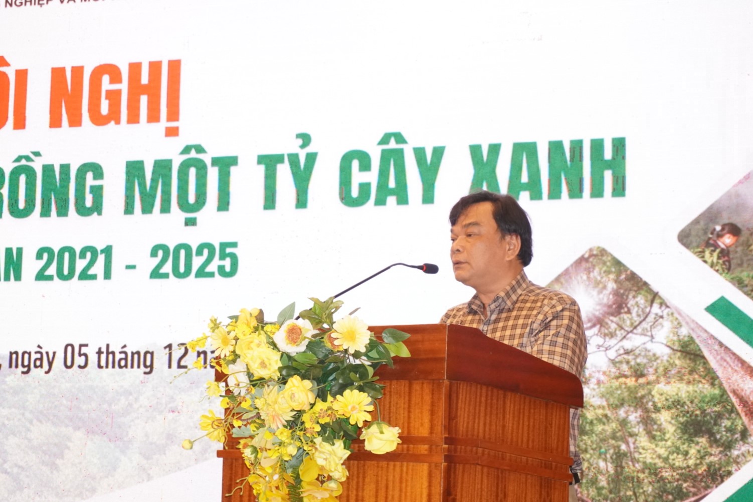 Ong Tran Ut - Pho Giam doc So Nong nghiep va Moi truong Da Nang phat bieu tai chuong trinh. Anh: Tran Thi