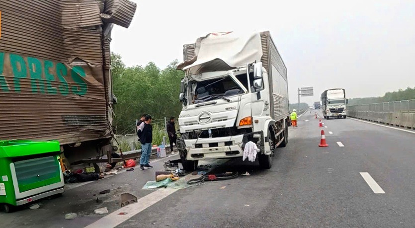 Scene of the incident on Ham Nghi - Vung Ang Expressway. Photo: Ngoc Anh