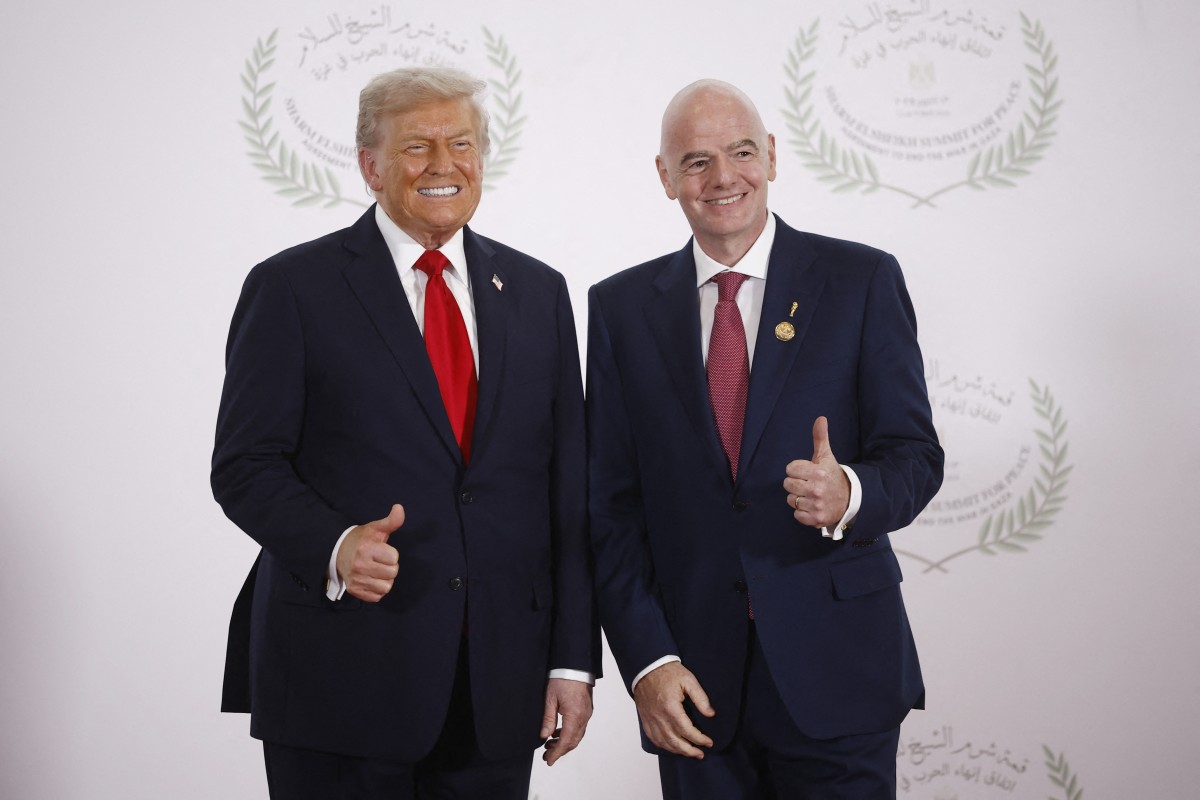 FIFA President Gianni Infantino and US President Donald Trump appeared at the Gaza summit in Sharm el-Sheikh, October 13. Photo: AFP
