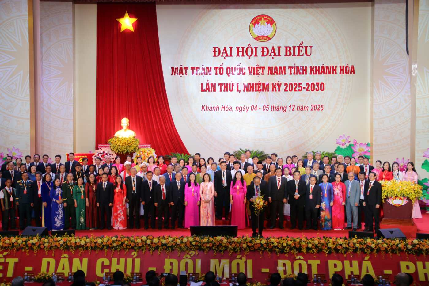 Uy ban MTTQ Viet Nam tinh khoa I co 116 uy vien, ong Nguyen Khac Ha - Pho Bi thu Tinh uy, tiep tuc duoc tin nhiem giu chuc Chu tich Uy ban MTTQ Viet Nam tinh nhiem ky 2025–2030. Anh: Phuong Linh