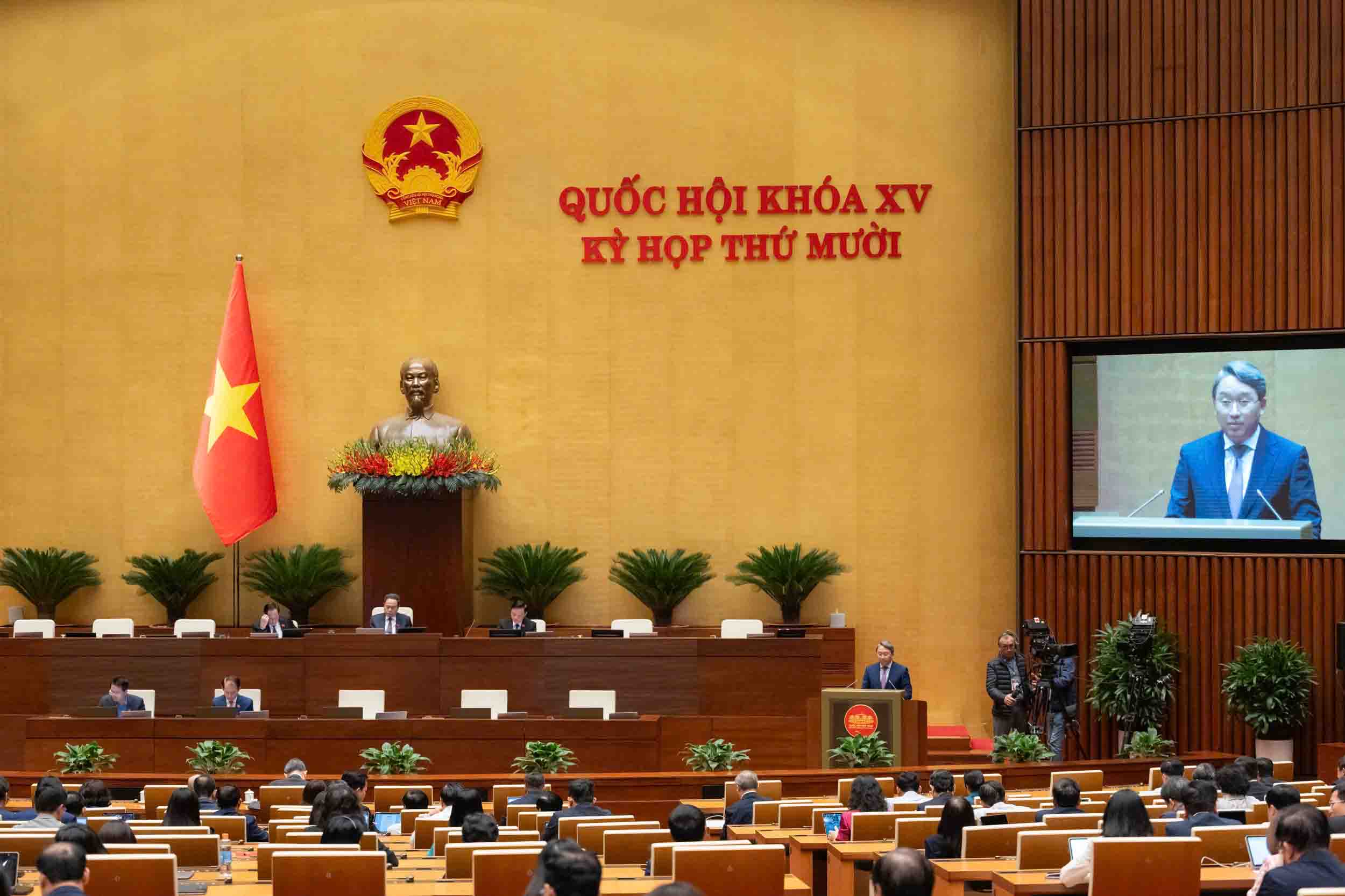 Luat Giam dinh tu phap (sua doi) quy dinh can bo, cong chuc, vien chuc thuoc Quan doi; Cong an khong duoc thanh lap van phong giam dinh tu phap. Anh: Quochoi.vn