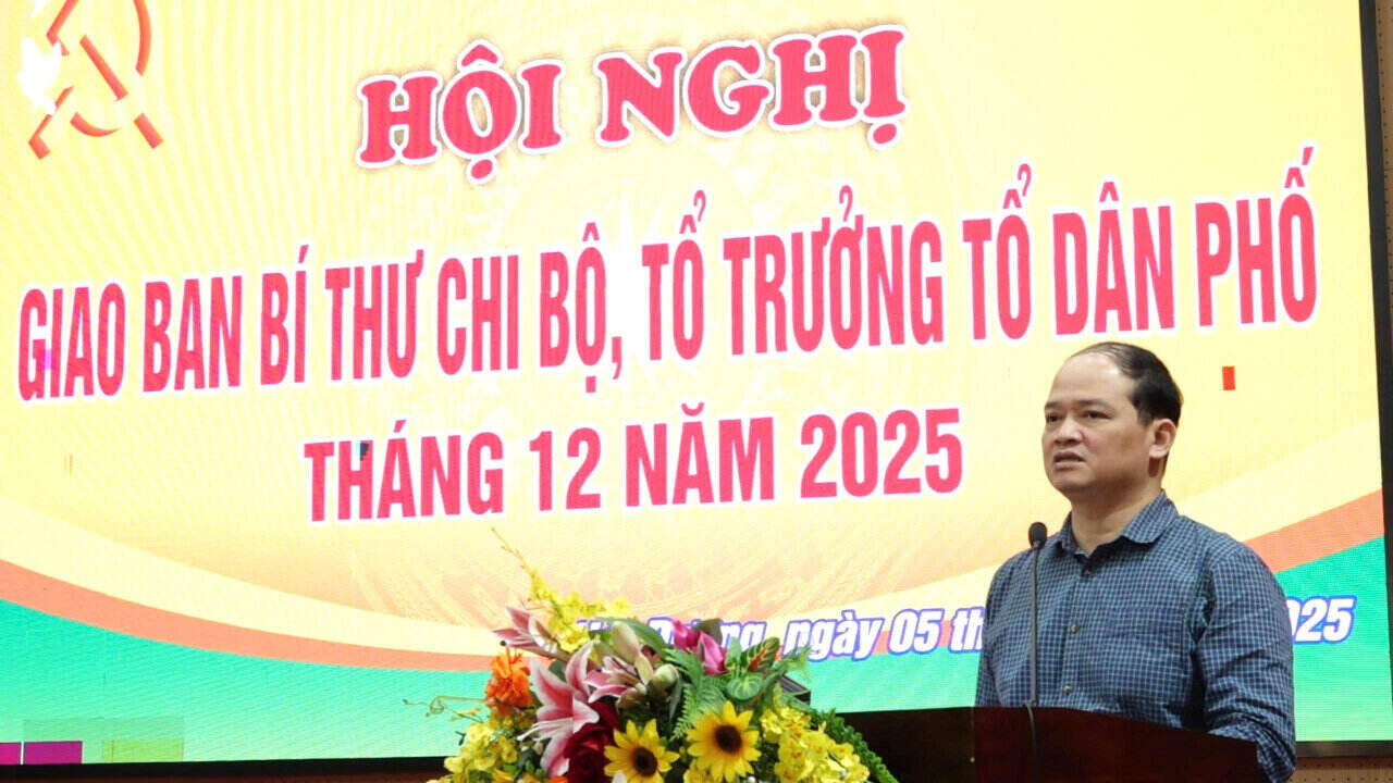 Lanh dao phuong Hai Duong tiep thu va giai dap phan anh cua nguoi dan. Anh: Mai Huong