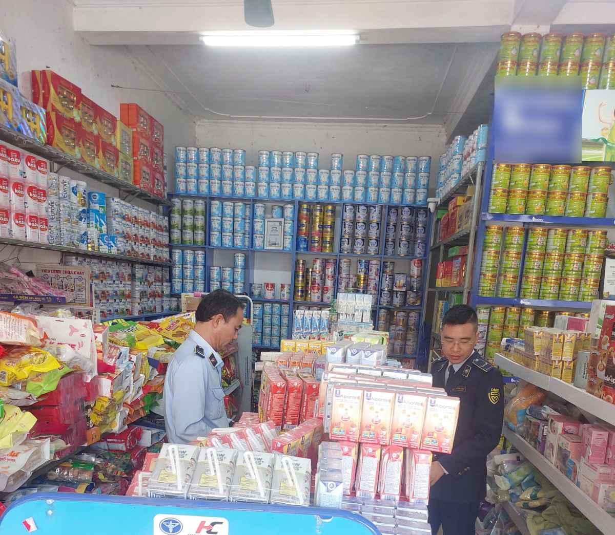 The inspection team worked at the facility. Photo: Ninh Binh Province Market Management Department