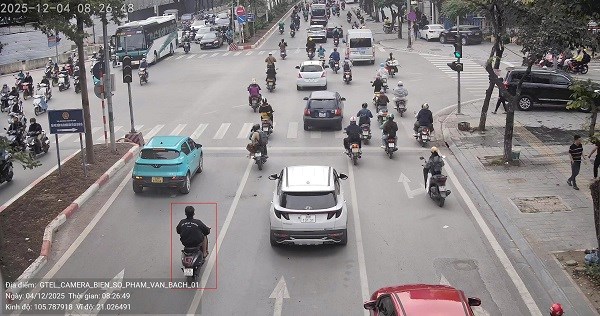 Những chủ xe m&aacute;y sau li&ecirc;n hệ ngay c&ocirc;ng an nộp phạt nguội