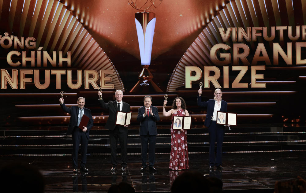 The VinFuture 2025 award ceremony was held at Ho Guom Theater (Hanoi). Photo: VinFuture