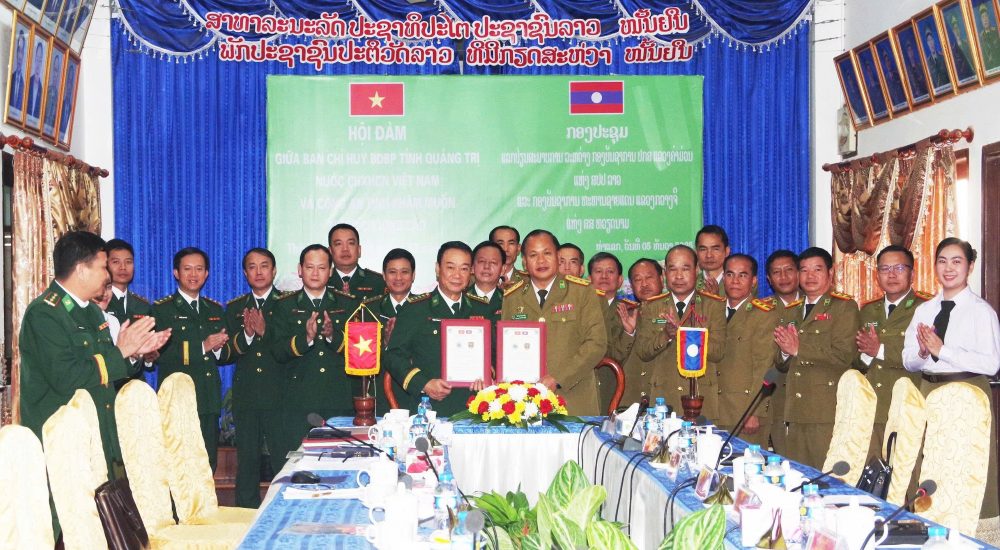 Quang Tri Border Guard and Kham Muon Police strengthen coordination in fighting crimes. Photo: Border Guard
