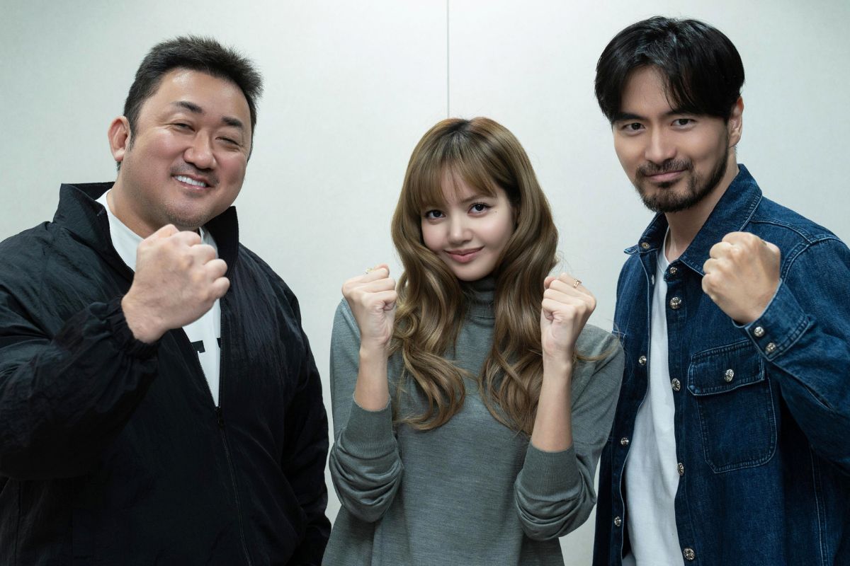 Ma Dong Seok, Lisa (Blackpink) and Lee Jin Wook. Photo: Netflix
