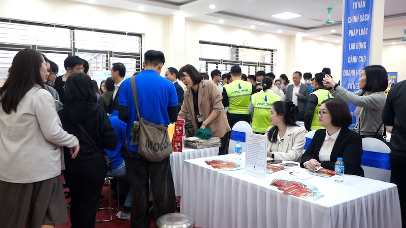 年末の労働市場は活況を呈し、企業は人材を惹きつけるために多くの制度を導入