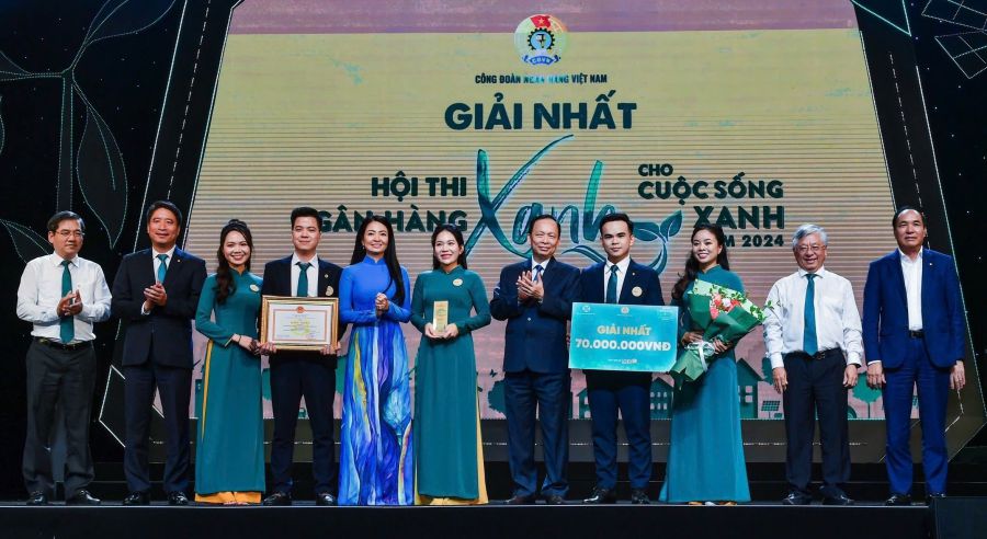 BIDV労働組合のチームは、ベトナム銀行労働組合が主催する2024年「グリーンライフのためのグリーン銀行」コンテストで優勝しました。写真:BIDV