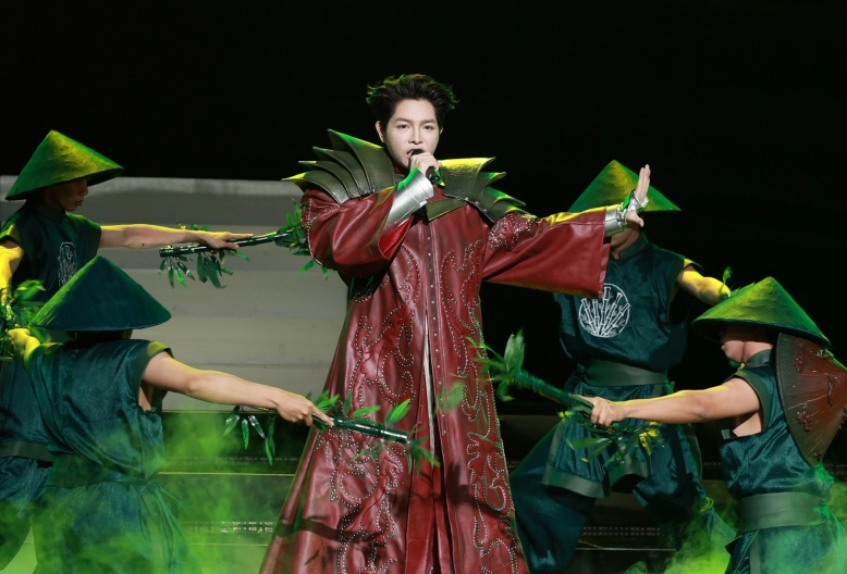 Anh trai say hi Duc Phuc. Foto: Hai Nguyen.