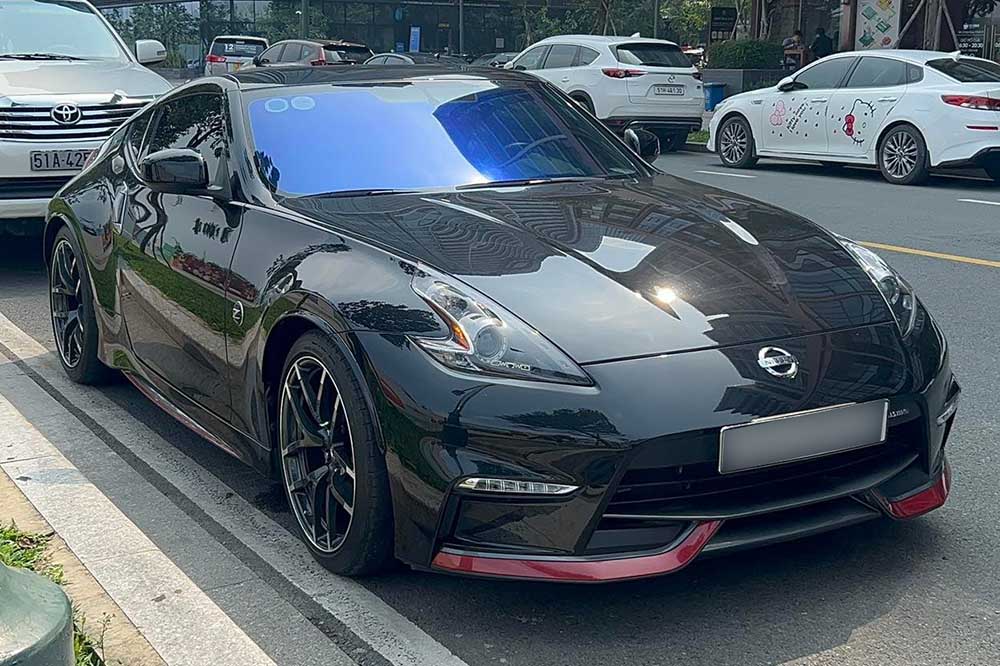 The rare Nissan 370Z Nismo appeared on the streets of Ho Chi Minh City. Photo: Quoc Thang