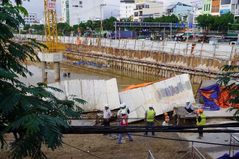 Clarifying the responsibilities of investors and contractors in the Da Nang death hole case. Photo: Tran Thi