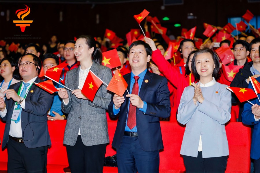 ベトナムと中国の若者が「理想の光」フォーラムで協力イニシアチブについて議論