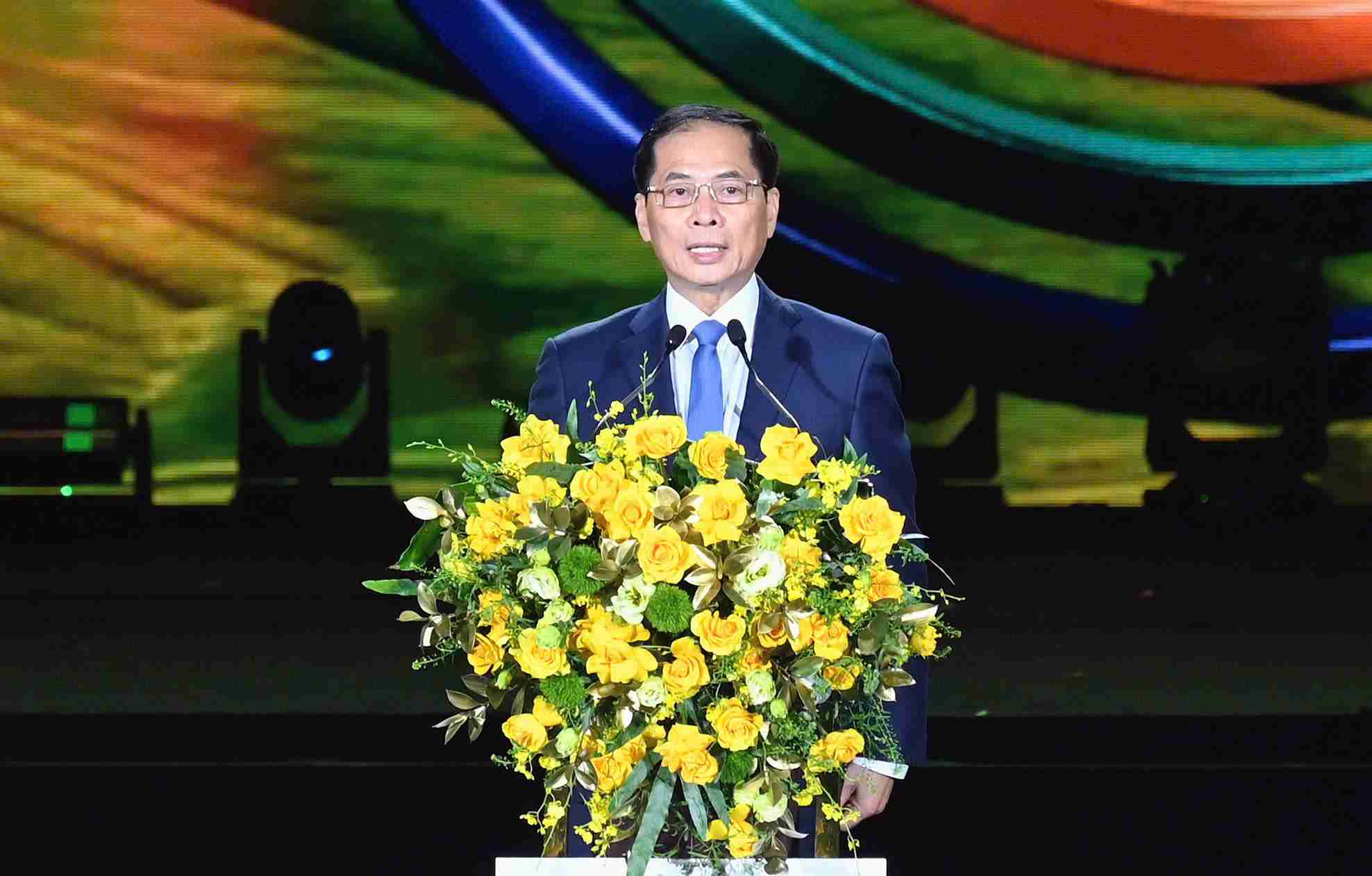 Phó Thủ tướng Bùi Thanh Sơn phát biểu tại lễ khai mạc. Ảnh: Phúc Khánh