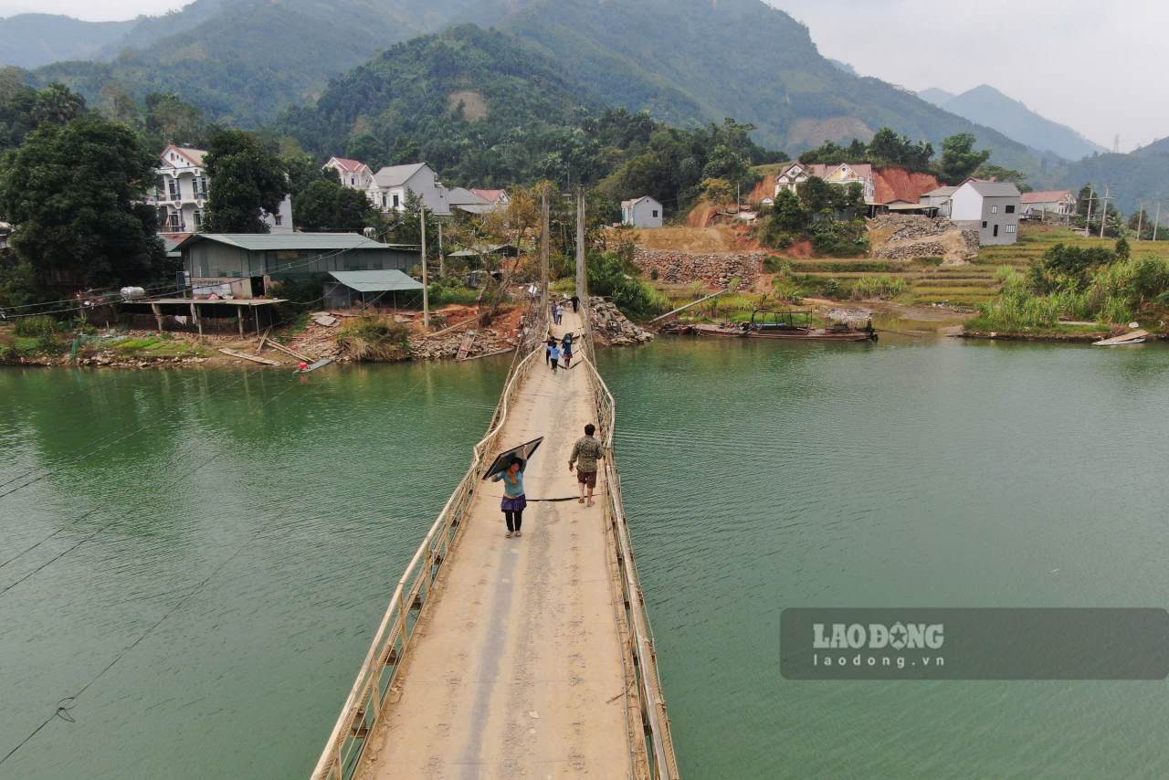 Day la cay cau doc dao cua 3 thon Khe Hop, Khe Long 2, Khe Long 3 voi gan 1600 nhan khau. Anh: Van Duc