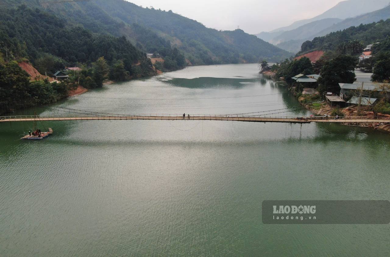 Cau treo Khe Hop bac qua Ngoi Thia dai 160m. Anh: Van Duc