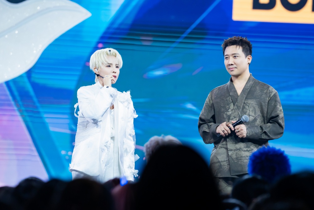 Vu Cat Tuong chia se voi Tran Thanh ve phan trinh dien. Anh: Nha san xuat.