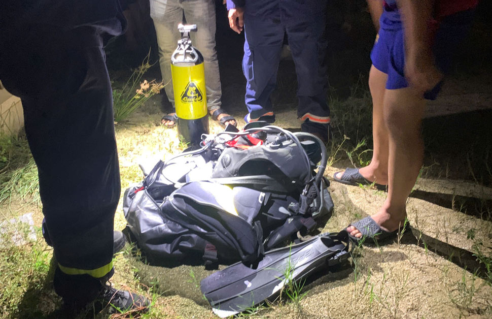 Gia Lai省の当局は、ハタイン川でボールを拾った際に行方不明になった少年の遺体を発見しました。写真:Chu Anh