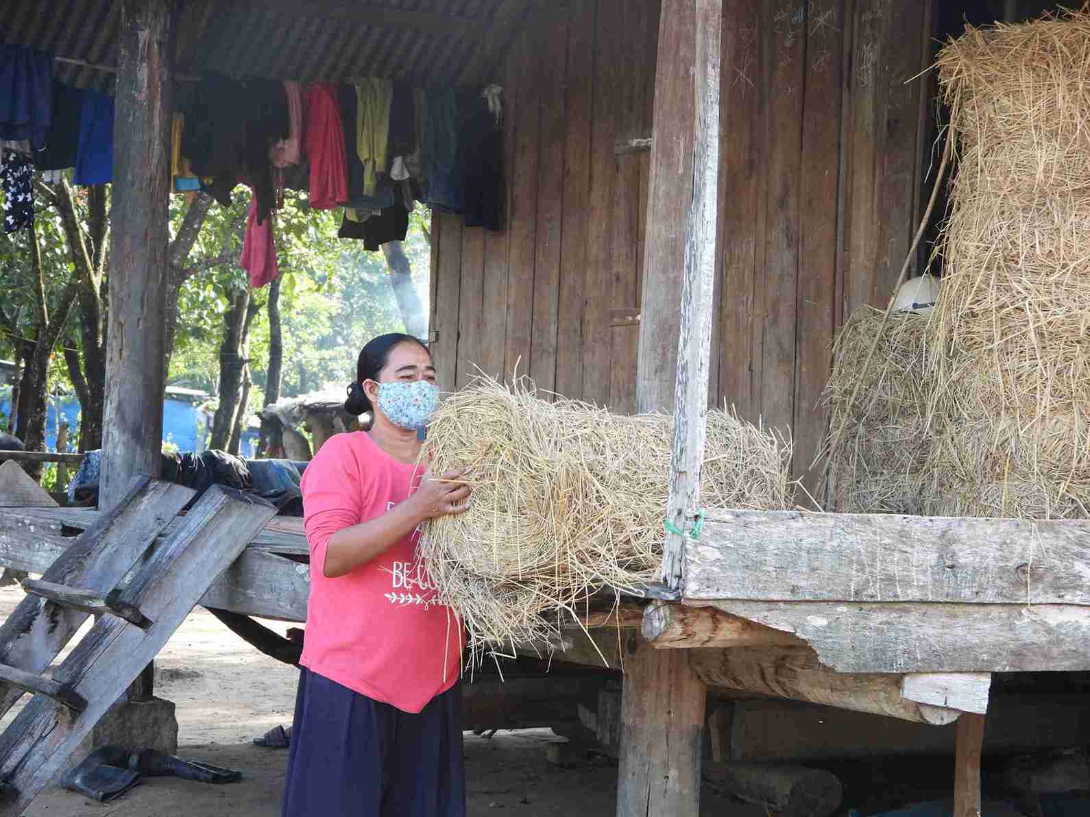 Khi co nuoc sach su dung, nguoi dan se danh thoi gian nhieu hon cho viec lao dong san xuat. Anh: Bao Lam