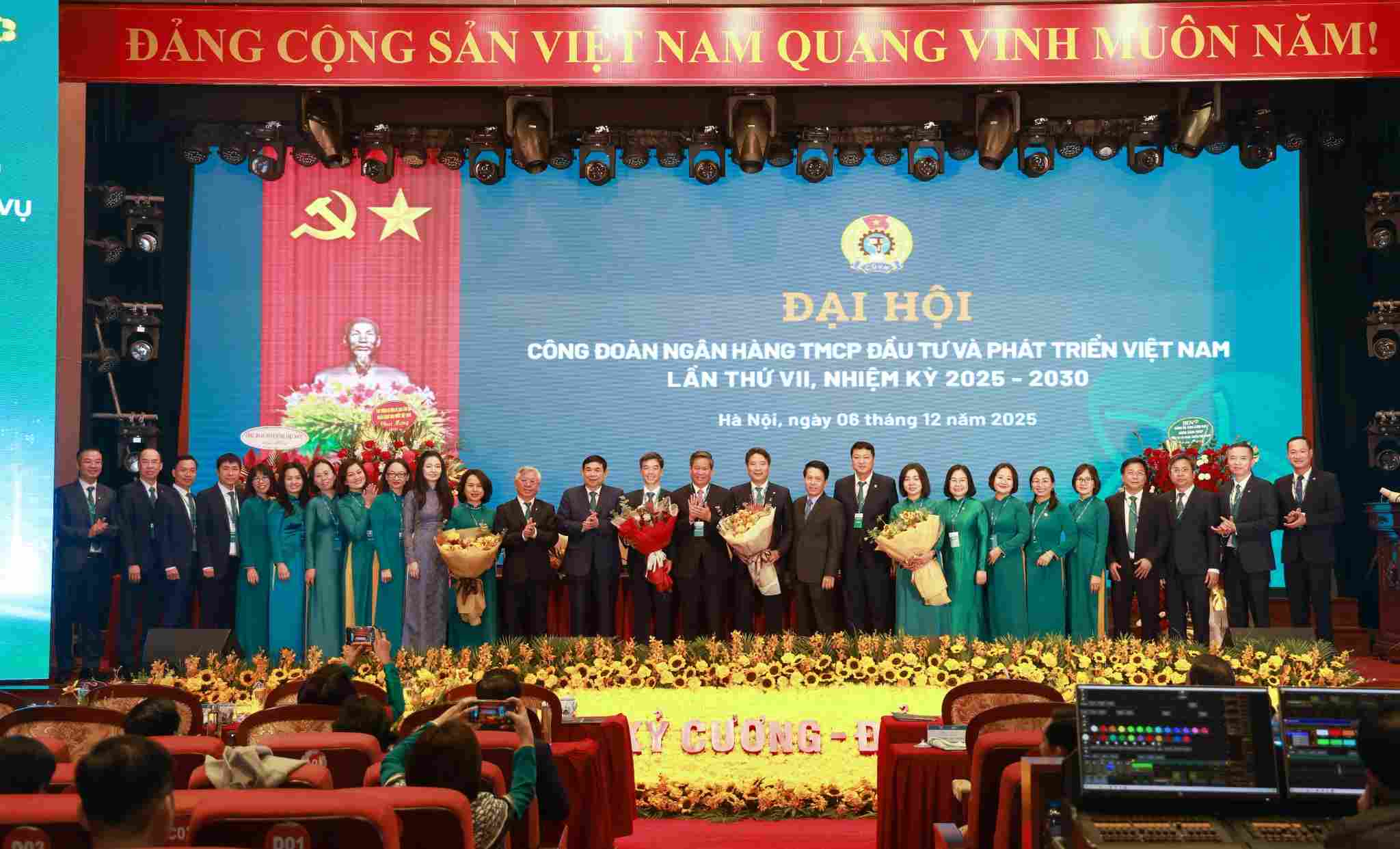 Ban chap hanh Cong doan BIDV nhiem ky 2025-2030 ra mat Dai hoi. Anh: Phuong Thao