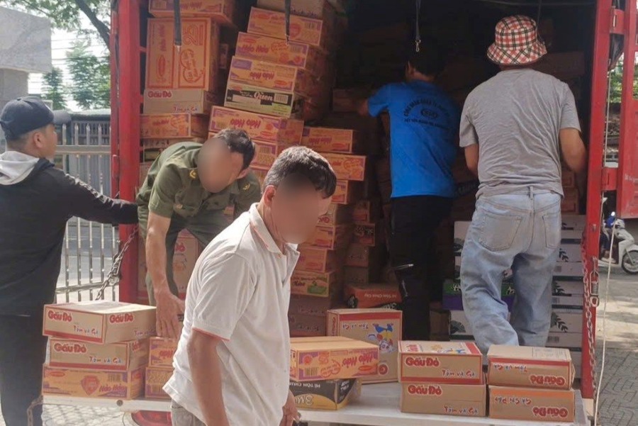 The necessities received in Phuoc Thang ward to support people facing difficulties due to floods. Photo: Phuoc Thang Trade Union