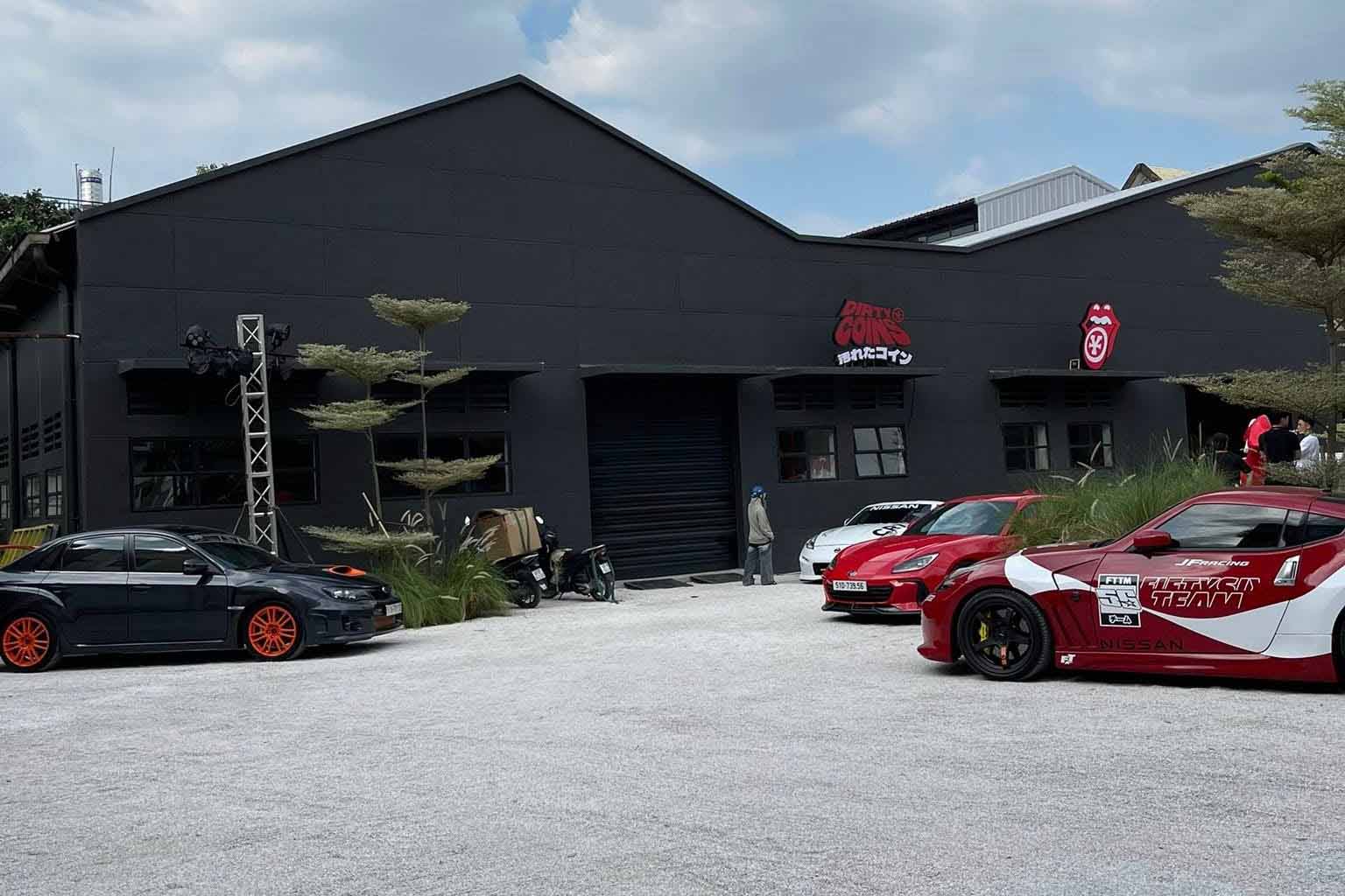 The JDM fleet along with many sports cars and supercars appeared at the event in Ho Chi Minh City. Photo: Vinh Quang