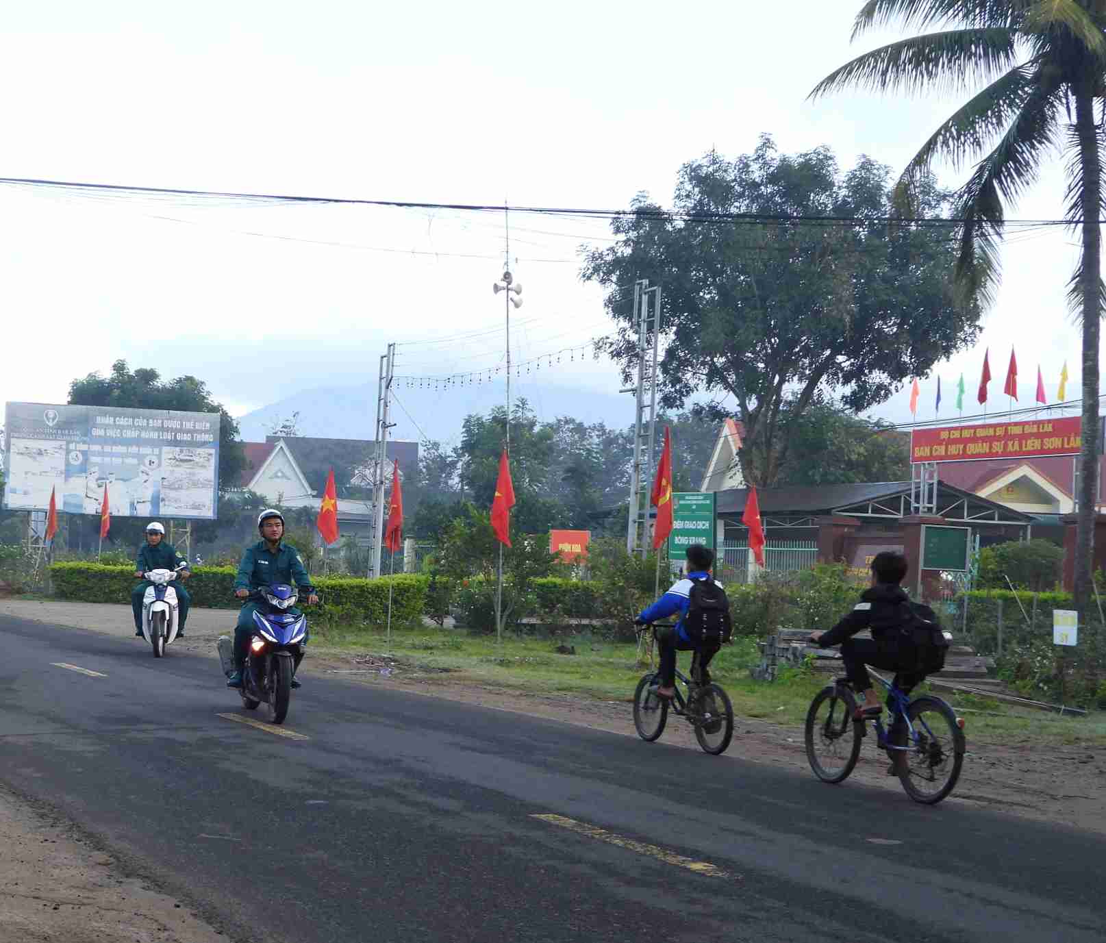 Doi song cua nguoi dan vung dong bao dan toc thieu so o xa dan duoc cai thien. Anh: Bao Lam