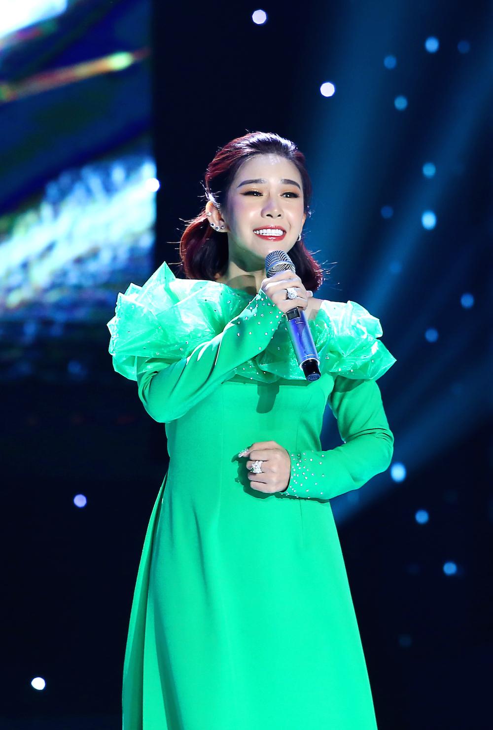 Bình Tinh - con gái nuôi Vũ Linh