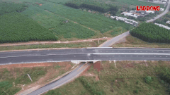 Connecting the component project 2 and component 3 of the Bien Hoa - Vung Tau Expressway. Photo: Thanh An
