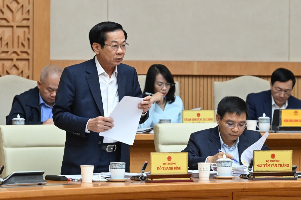 Minister of Home Affairs Do Thanh Binh said that nearly 4,000 civil servants and public employees have been transferred to the commune level, increasing the capacity of the grassroots. Photo: Nhat Bac