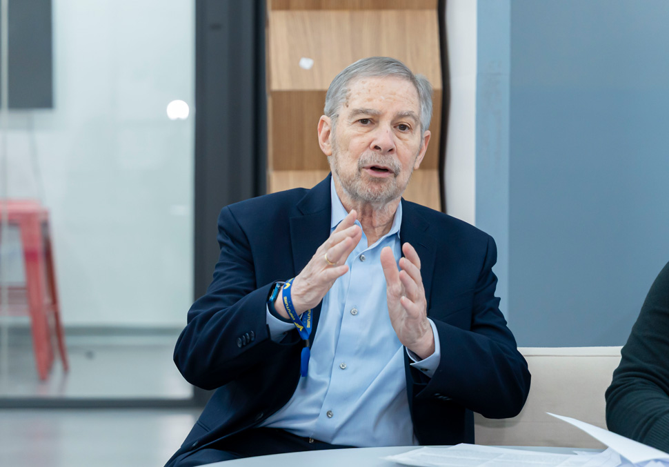 TS. Douglas R. Lowy chia se