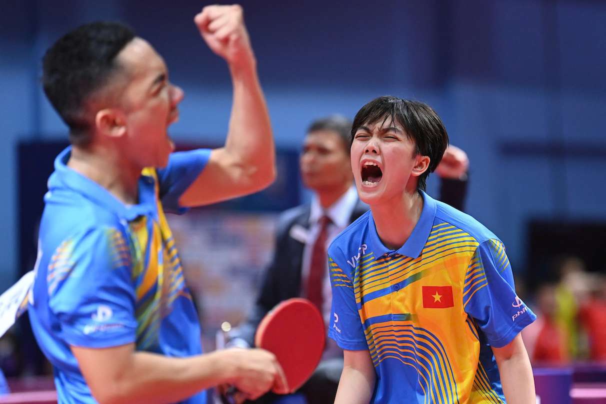 Đinh Anh Hoàng – Trần Mai Ngọc xuất sắc giành tấm HC vàng bóng bàn SEA Games 2023 nội dung đôi nam nữ. Ảnh: T&T Group