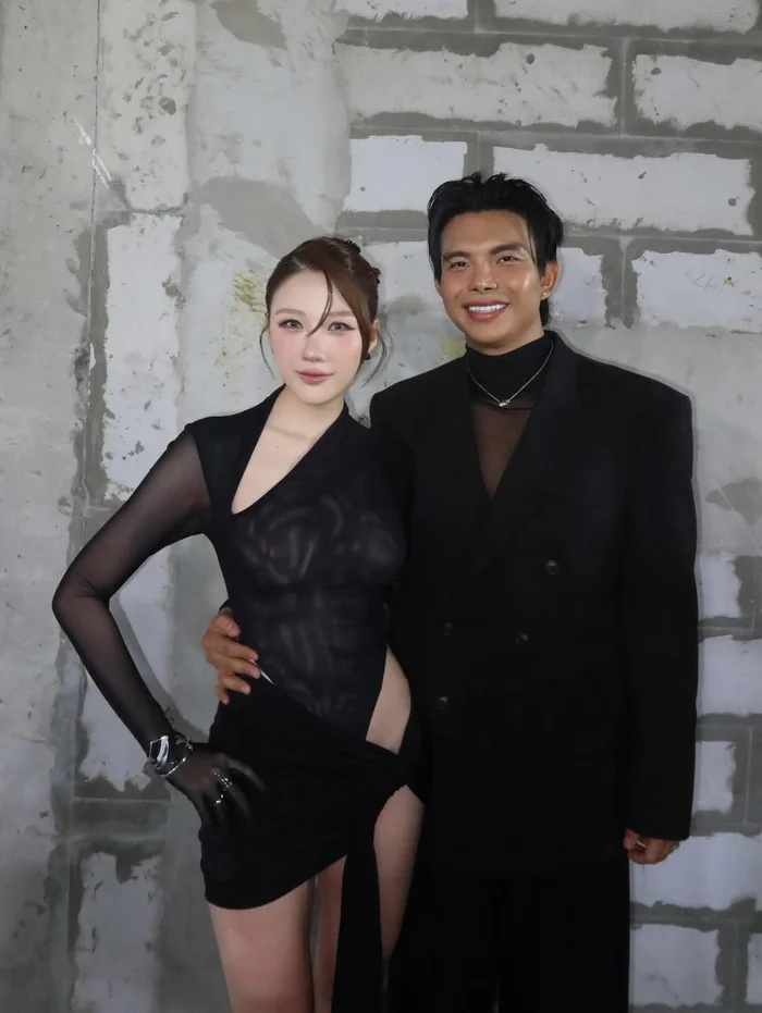 Uyển Ân và NTK Đỗ Long. Ảnh: Cắt từ video.