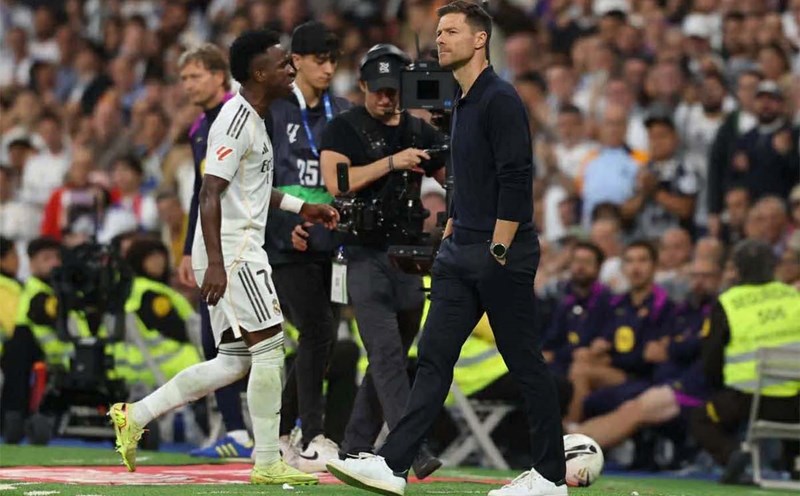 Xabi Alonso dang chiu nhieu ap luc sau scandal voi Vinicius Jr. Anh: AFP