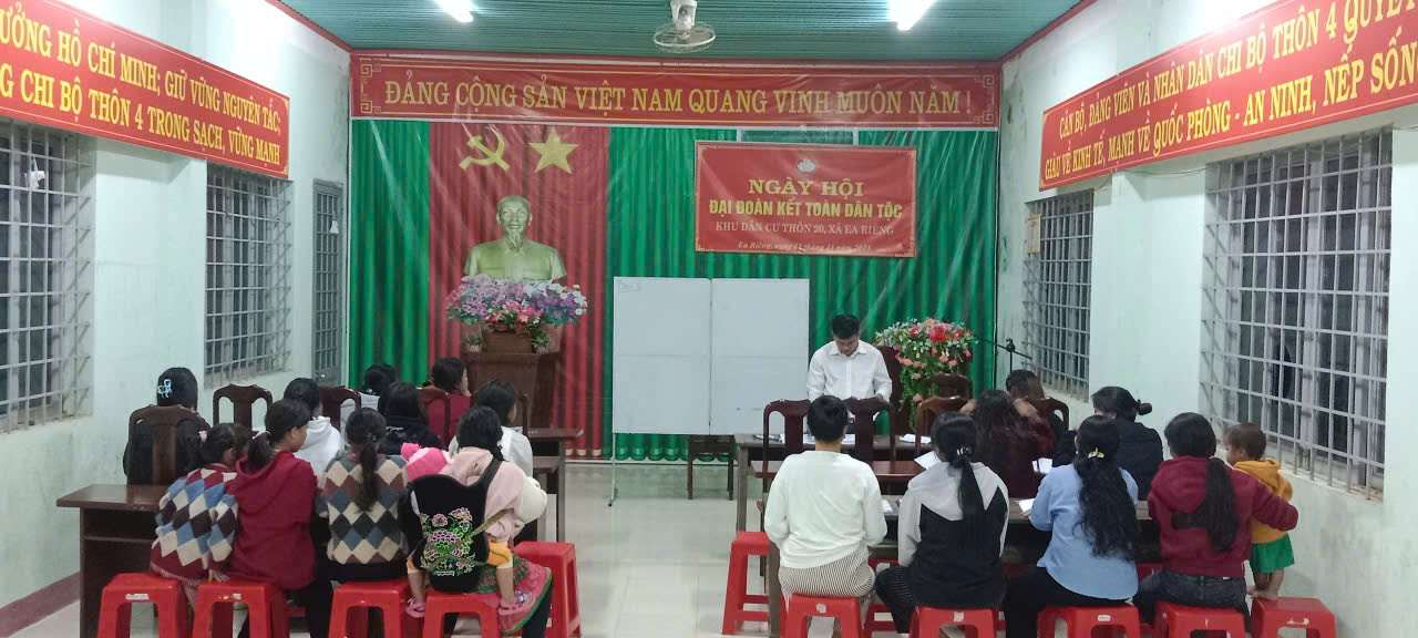 Dak Lak 지방 Ea Rienguda 코뮌 20번 마을에서 농촌 노동자를 위한 직업 훈련 세션. 사진: Duy Tuan