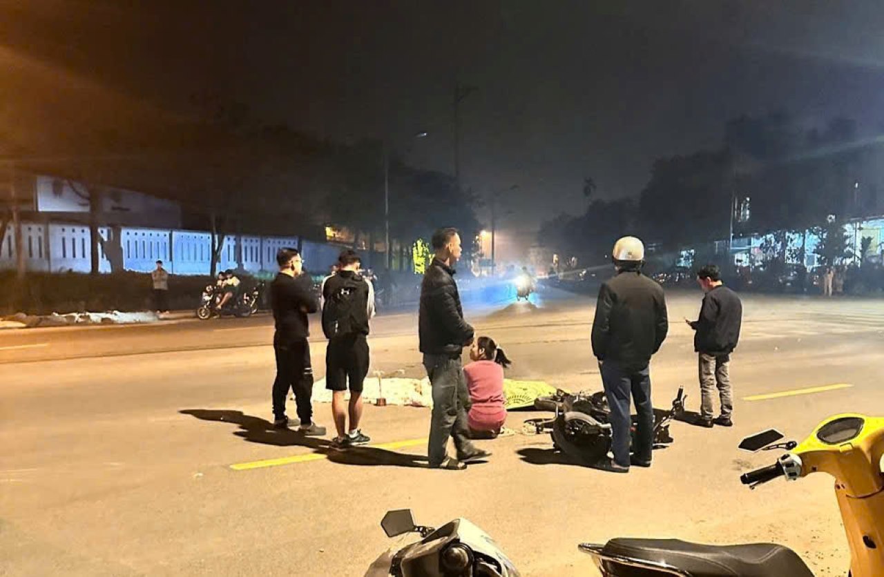 Cac co quan chuc nang dang dieu tra, lam ro nguyen nhan vu tai nan. Anh: Van Duc