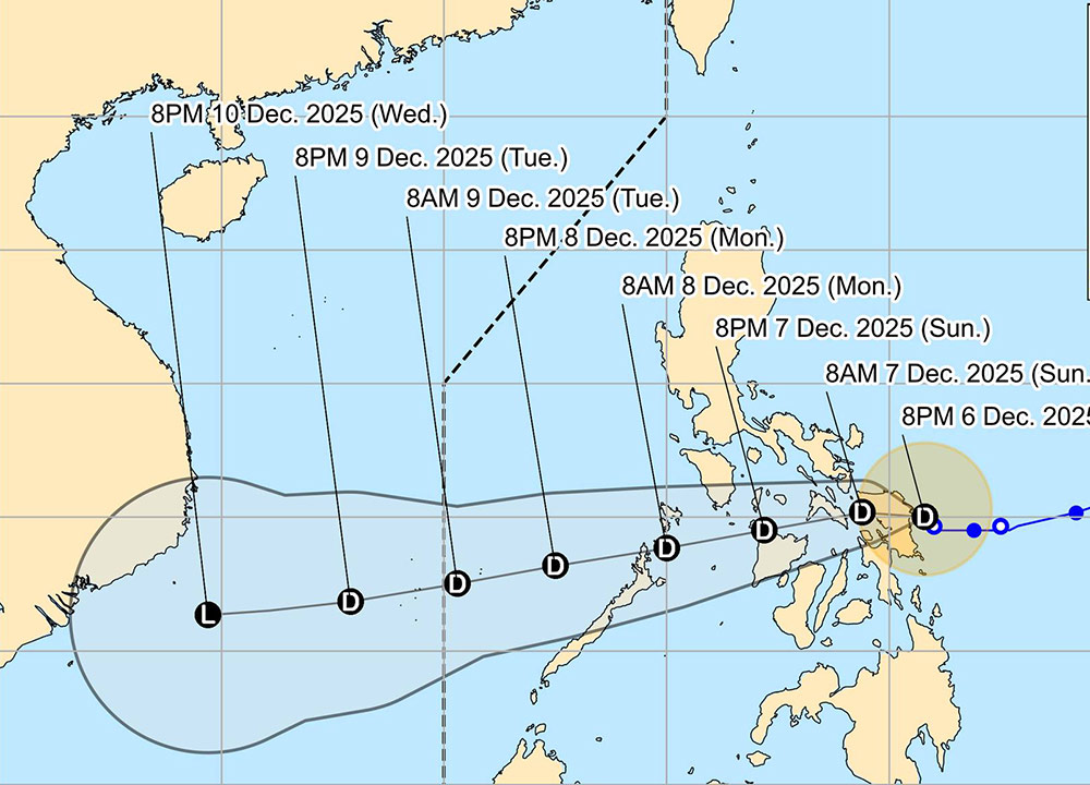 Du bao duong di va cuong do cua ap thap nhiet doi sap do bo dat lien Philippines, vao Bien Dong. Anh: PAGASA