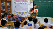 Vo Truong Toan Primary School (Can Tho City) teaches English to students from grade 1.