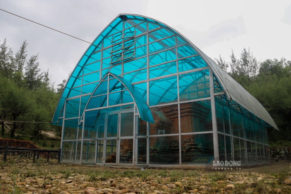 Tuy nhiên, công trình nghìn năm tuổi này đã bị ngập trong đợt mưa lớn kéo dài từ cuối tháng 10 đến đầu tháng 11. 