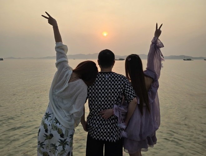 How to narrow the generation gap in the family. Photo: Phuong Linh