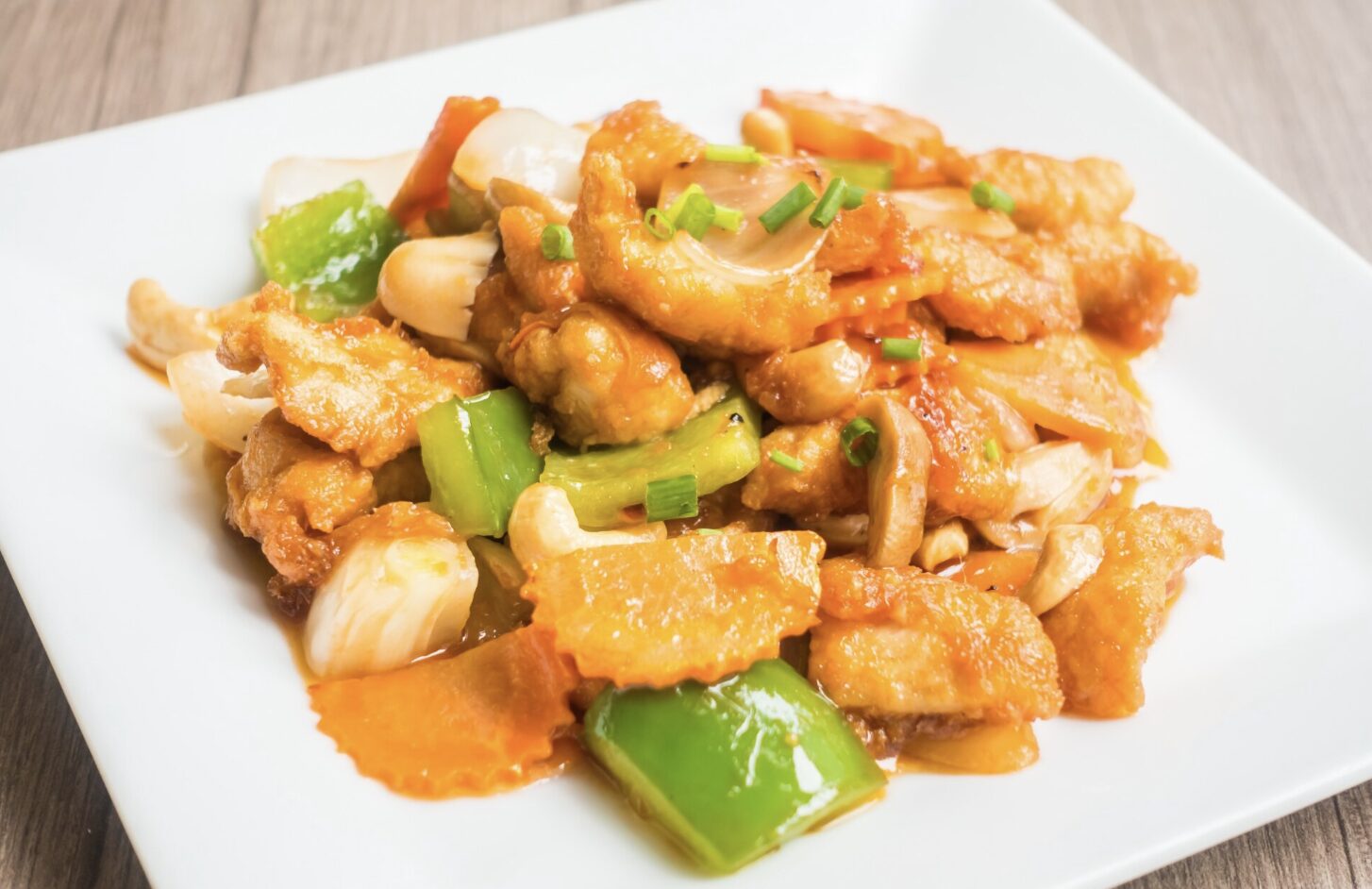 オリーブソースのフライドポテトは、クリスマスに健康的で簡単に作れる料理です。写真:トゥイ・ズオン