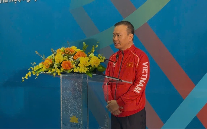 Trưởng Đoàn Thể thao Việt Nam Nguyễn Hồng Minh phát biểu trước giờ lên đường dự SEA Games 33. Ảnh: An Nguyên